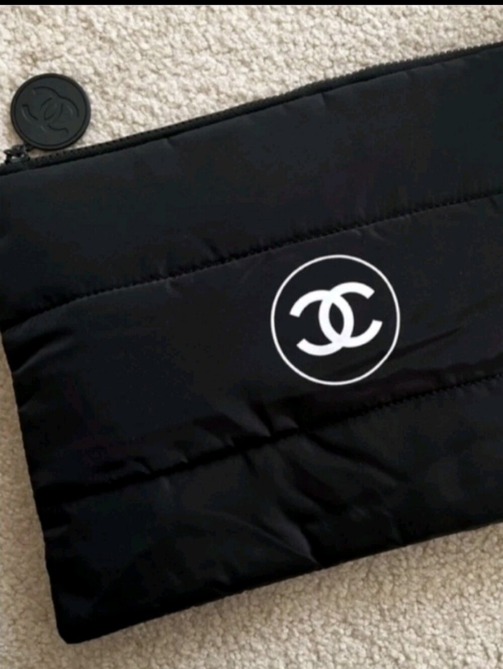 Nylon Novelty Pouch For Accessories Or Added Protection To Store Your iPad. - Picture 10 of 10